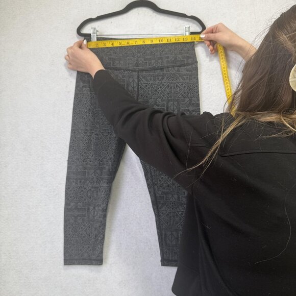 Prana Leggings Womens Small Gray Geometric Print Capri Yoga Athletic cropped - Picture 2 of 6